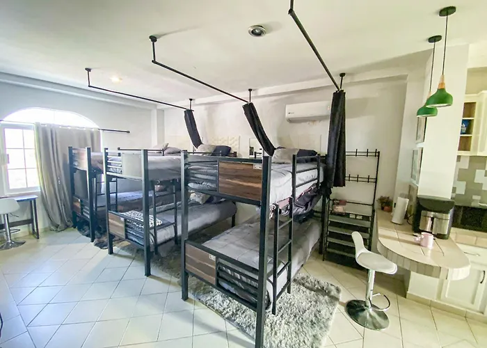 Baja Cabo Arenal Hostal